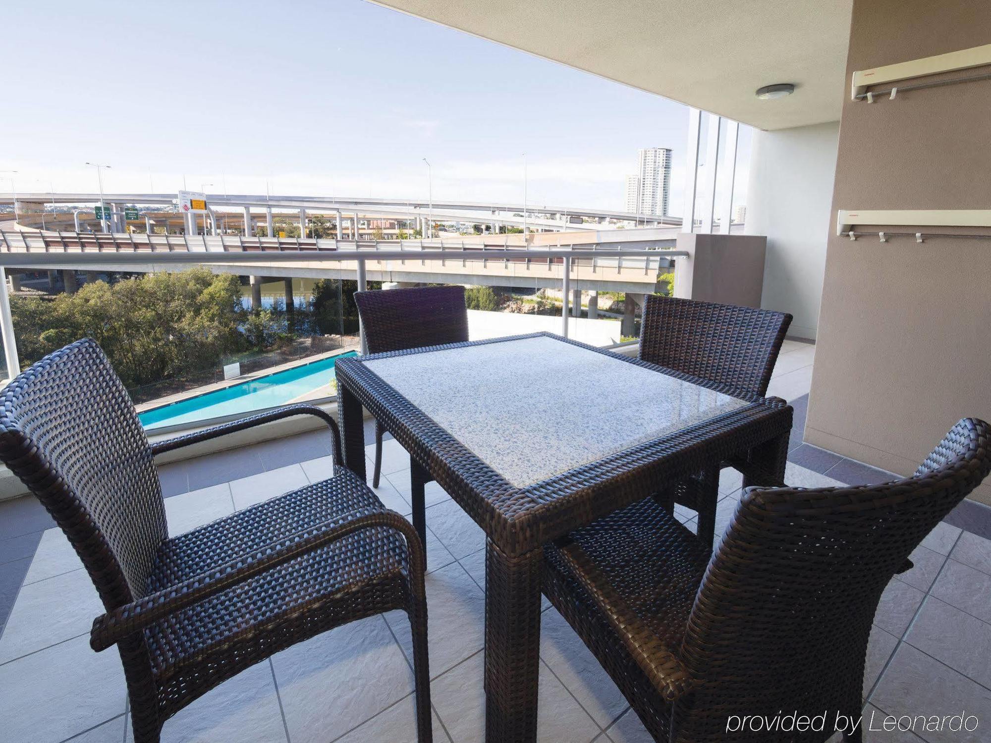 Oaks Brisbane Mews Suites Exterior foto